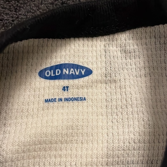 Old Navy Boy’s Long Sleeve Shirt Size 4T NWT - Picture 5 of 6